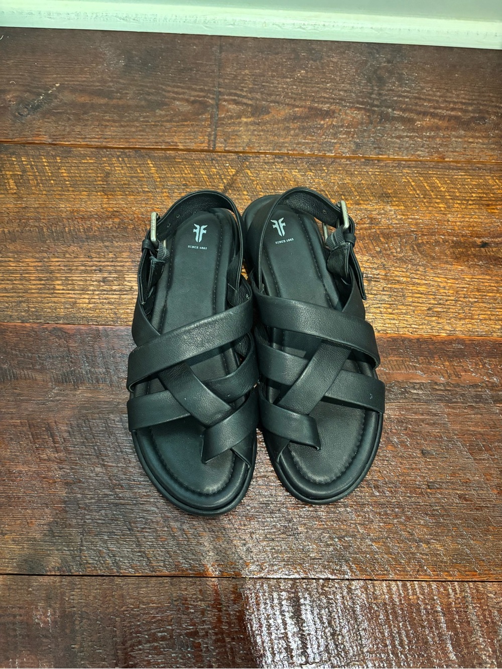 Frye Black women’s Leather Crisscross Sandals